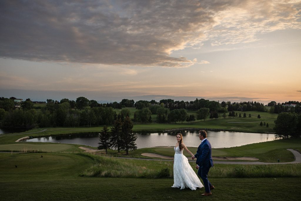 Bearspaw Golf Course Wedding Sunset Wedding Photos by Calgary Wedding Photographer Ashley Daphne Photography